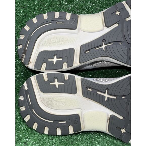 Brooks Ghost 14 Women’s Size 9.5 B Gray White Running Shoes Athletic Sneakers - Picture 11 of 13